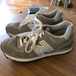 New Balance 574 is classic gray size 7